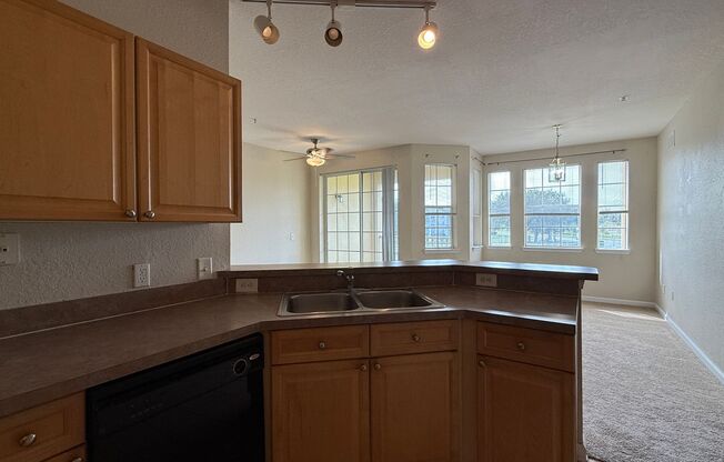 2 beds, 2 baths, $1,595, Unit UNIT # 814