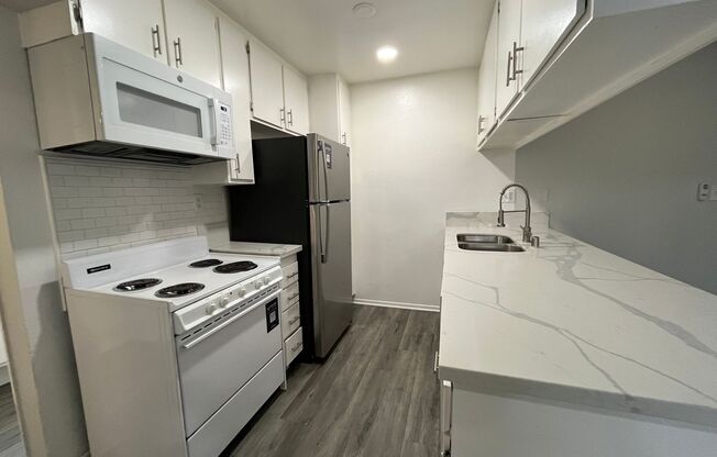 2 beds, 2 baths, 1,100 sqft, $2,098, Unit 202