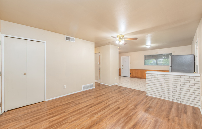 1816 E TUCKER BLVD