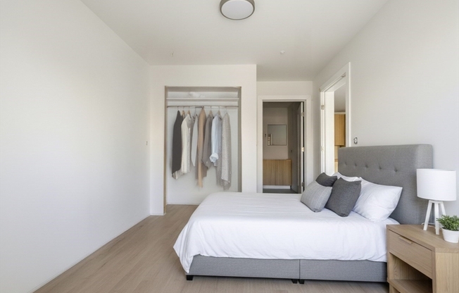 2 beds, 2 baths, 867 sqft, $4,750, Unit 204