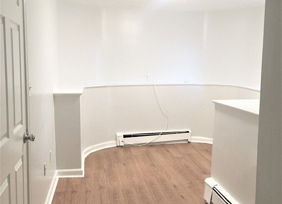 Studio, 1 bath, 399 sqft, $1,900, Unit 1