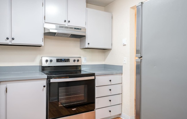 Pacific Village | Kitchen