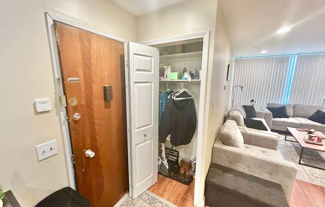 2 beds, 1 bath, 768 sqft, $2,350, Unit 101