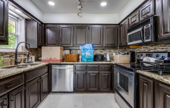 105 DOUGLAS DR