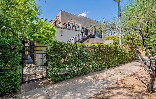 304 W Roosevelt  Unit 201