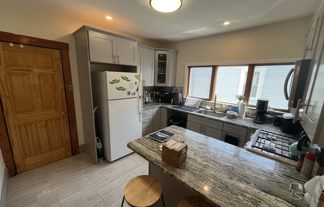 39 MONTFERN AVE