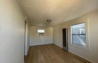 2 beds, 1 bath, 800 sqft, $1,595, Unit B