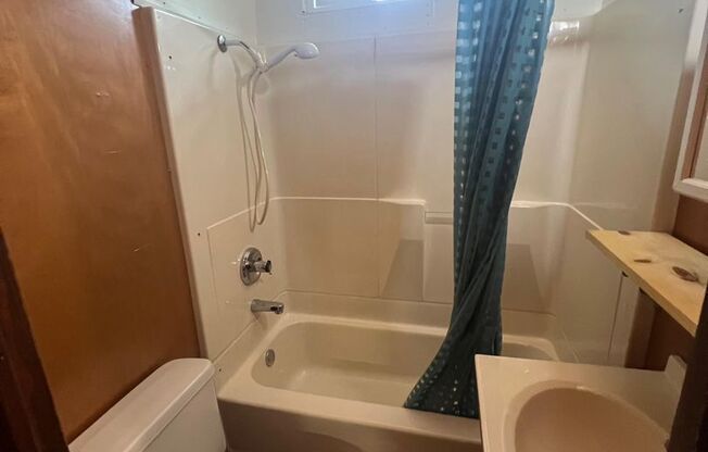 Studio, 1 bath, $845, Unit O'Brien Inn - Unit 11