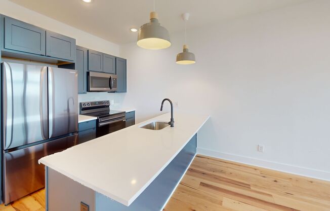 1 bed, 1 bath, 571 sqft, $1,295, Unit 412