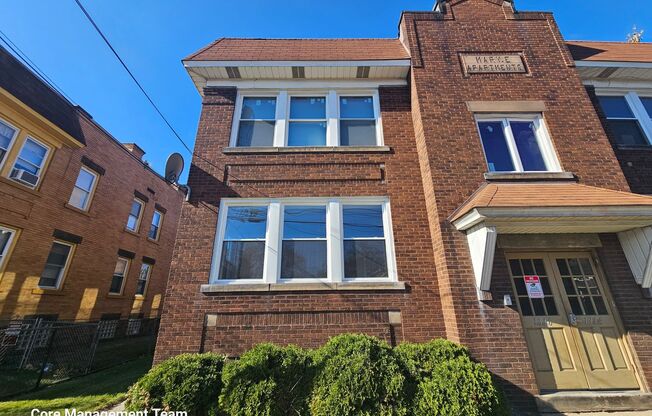 Spacious 3 bedroom 1 bath apartment for rent in Mckees Rocks