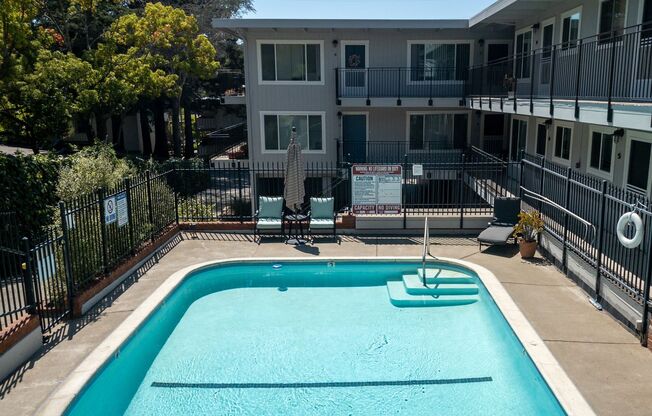 2 beds, 1 bath, $2,725, Unit #11