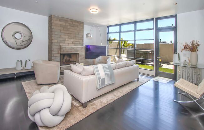 Stunning 4Bed/2.5ba Condo in Pacific Heights