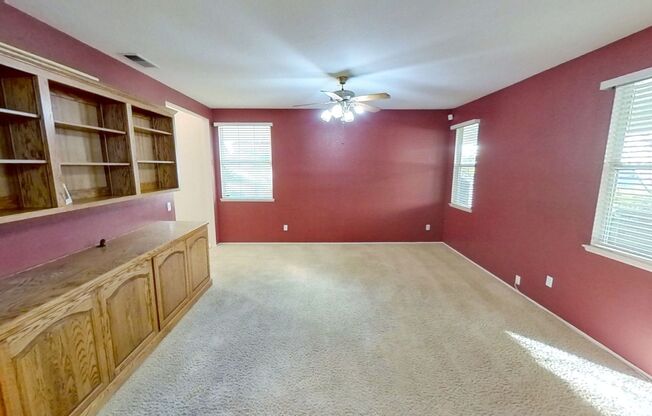 Spacious 4 Bedroom 3 Bath Home in East Highland!!