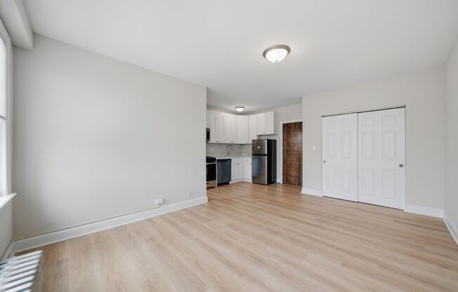 Studio, 1 bath, 343 sqft, $1,695, Unit 402