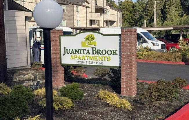2 beds, 1 bath, 860 sqft, $2,295, Unit C-201