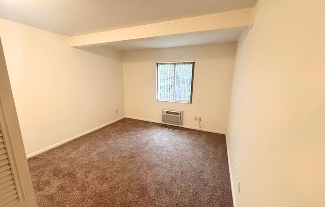 1016 Chester Apartments in Lansing, Michigan bedroom