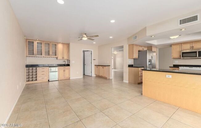 4334 W Barbara Ave, Glendale - Spacious 3 bed, 2 bath , awesome backyard