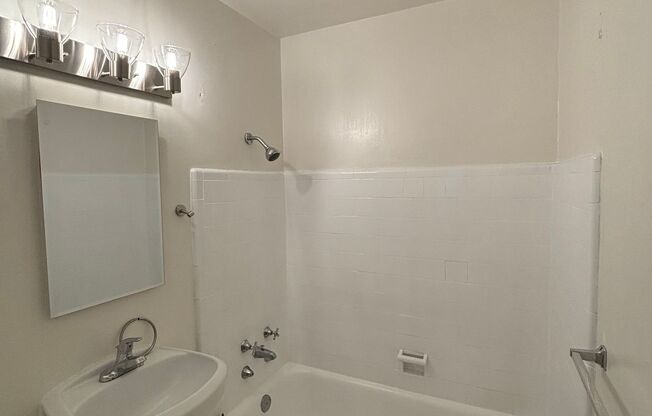 Golden Lantern Apartments