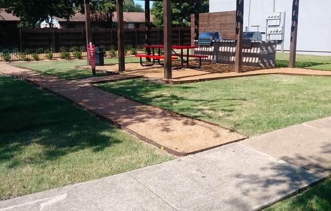 El Castillo Apartments grill area