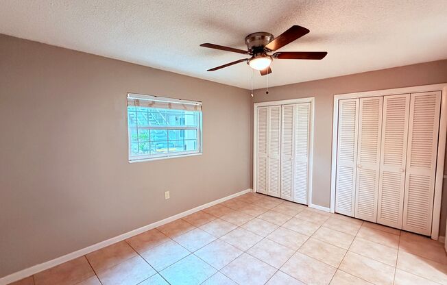!PRICE DROP! Great complex on Lake Killarney