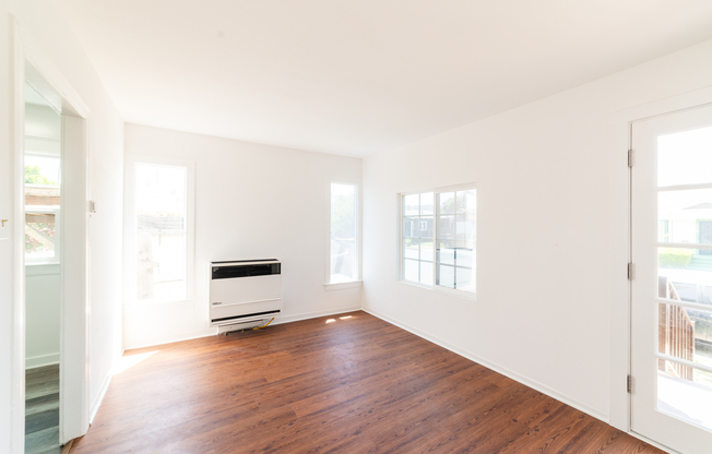 2325 W 36 ST
