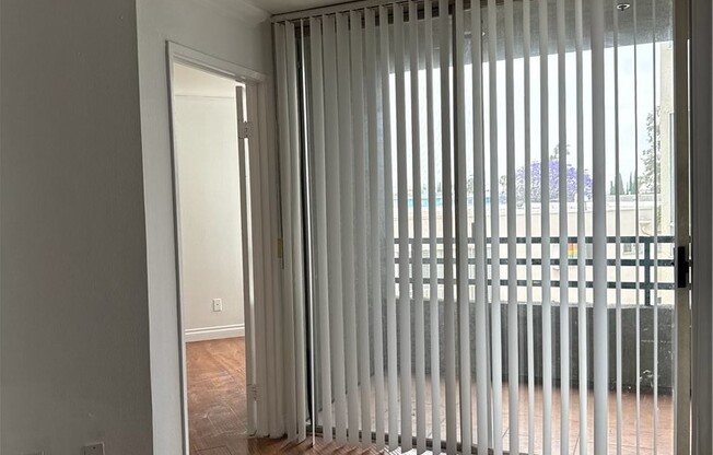 1420 N SIERRA BONITA AVE