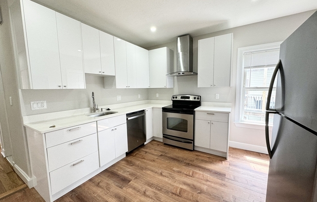 3 beds, 1 bath, $3,000, Unit 2