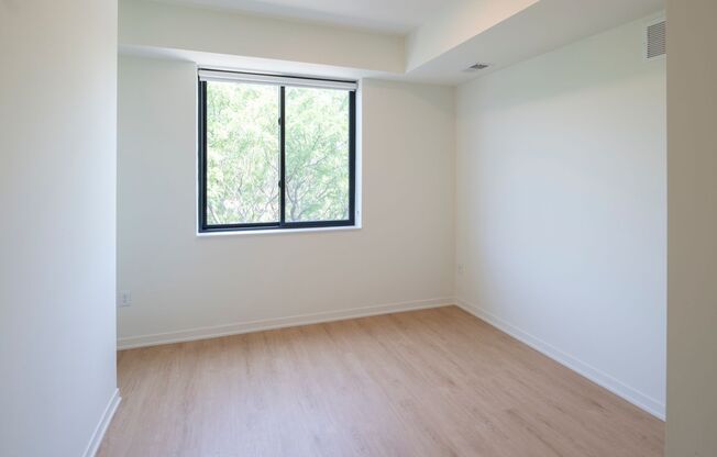 1 bed, 1 bath, 706 sqft, $1,633, Unit 405