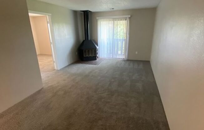 2 beds, 2 baths, 856 sqft, $869, Unit 2827-1806