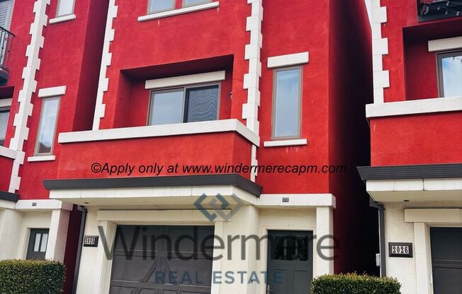 Modern Tri-Level Home in Tapestry Square – 2BR/2.5BA with Luxury Finishes