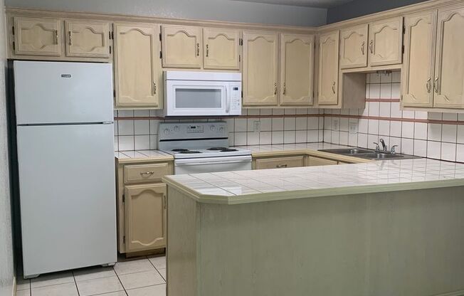 2 beds, 2 baths, 1,006 sqft, $875, Unit 62