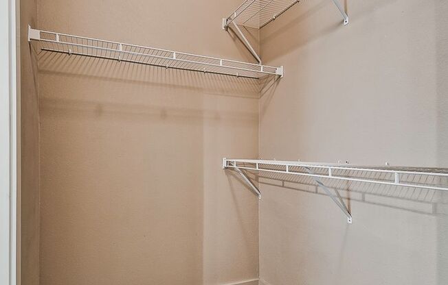 1 bed, 1 bath, 825 sqft, $1,095, Unit 3918-102 Rochester