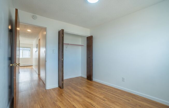 2 beds, 1 bath, 715 sqft, $995, Unit F206