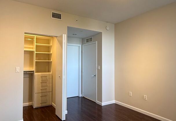 3 beds, 3 baths, $6,200, Unit Unit #802