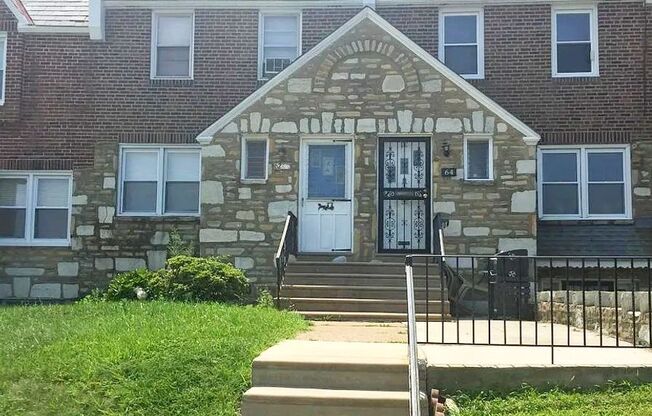 Stunning 3-Bedroom Townhome in East Oak Lane! Available NOW!