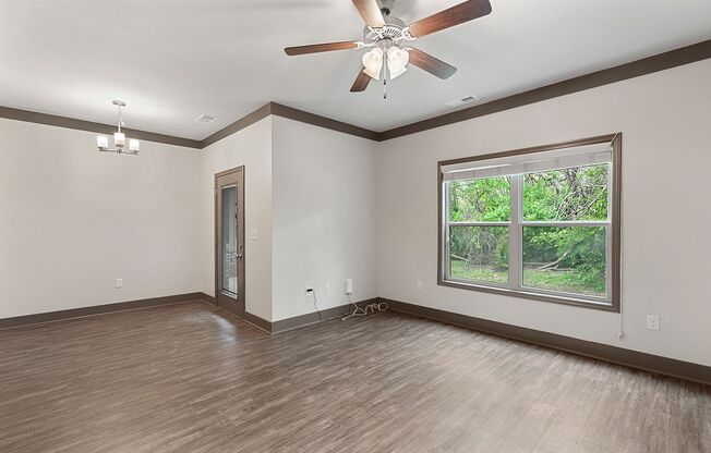 1 bed, 1 bath, 765 sqft, $815, Unit 33