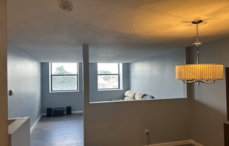 2 beds, 1 bath, 906 sqft, $2,000, Unit 410