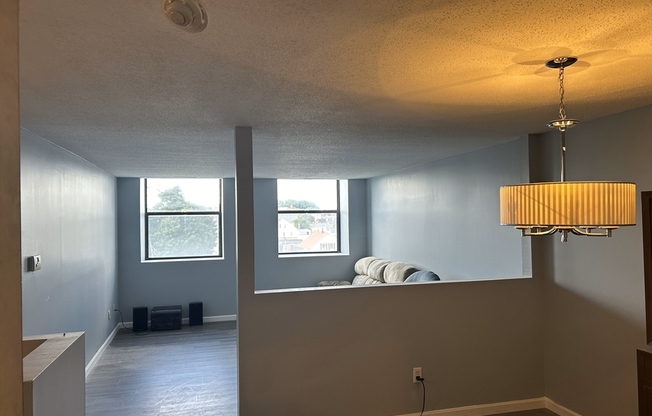 2 beds, 1 bath, 906 sqft, $2,000, Unit 410