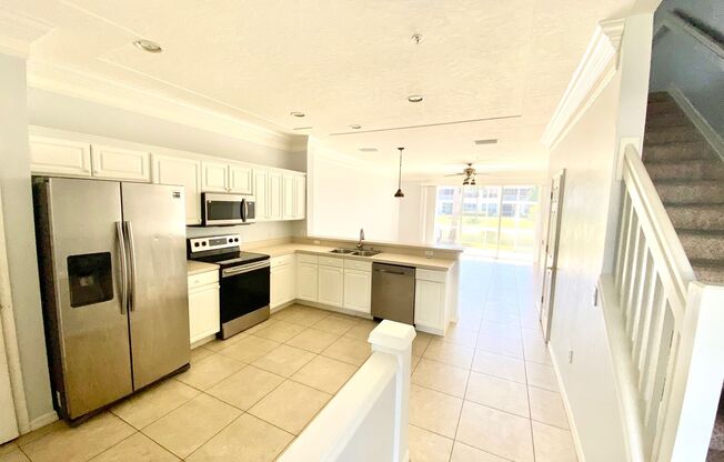 ** STRATFORD PLACE ** 3 BED 2 BATH ** ANNUAL ** TOWNHOUSE ** NAPLES