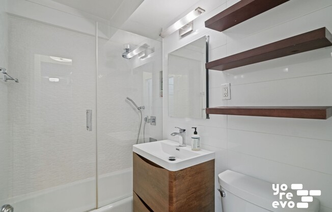55 E 9 ST