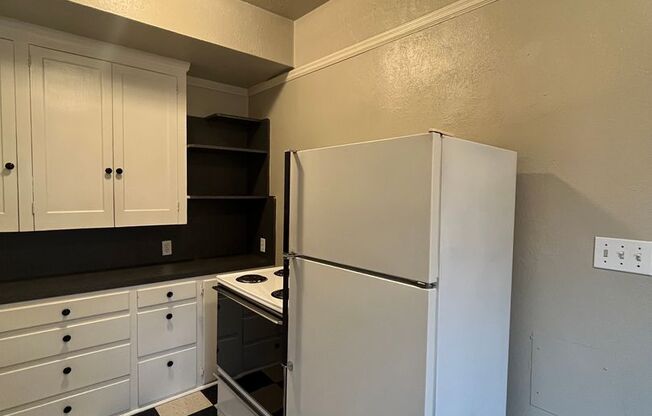 1 bed, 1 bath, $1,345, Unit 204