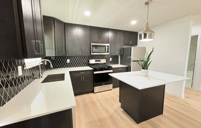 1 bed, 1 bath, 625 sqft, $1,149, Unit 49-7
