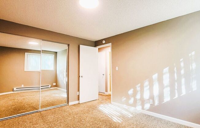 2 beds, 1 bath, 830 sqft, $1,315, Unit N-141