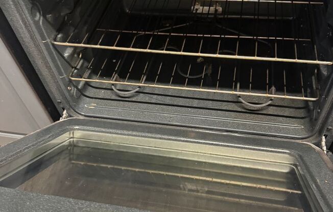 1 bed, 1 bath, 670 sqft, $972, Unit 125