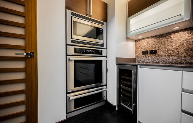 1 bed, 1.5 baths, $5,995, Unit #3902