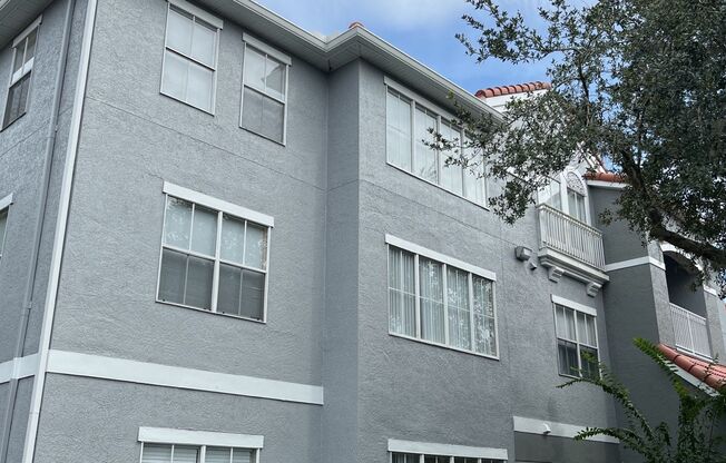 Beautiful 3 Bedroom, 2 Bath, 3rd floor condo For Rent in Enclave of New Tampa!