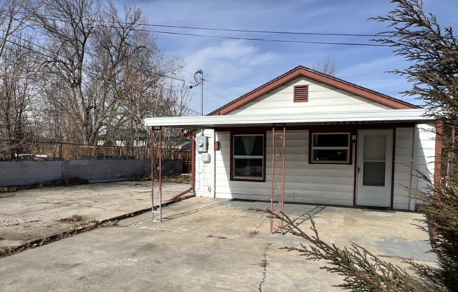 Updated 1 Bedroom 1 Bathroom Ranch Home in Wheatridge!