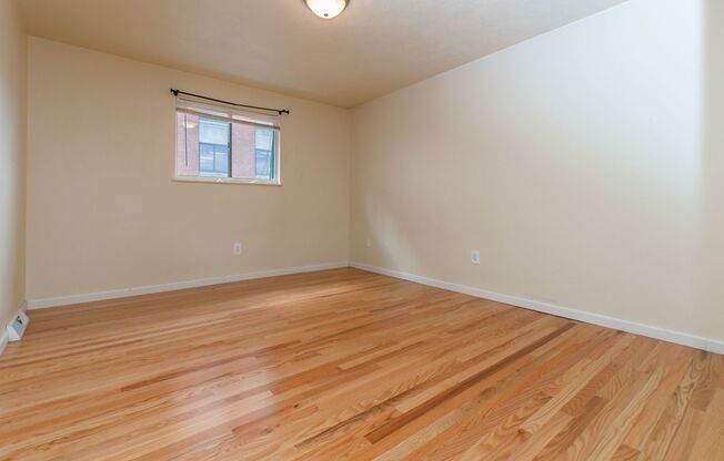 2 beds, 1 bath, 800 sqft, $1,475, Unit 5