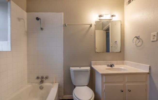 1 bed, 1 bath, 682 sqft, $950, Unit 308