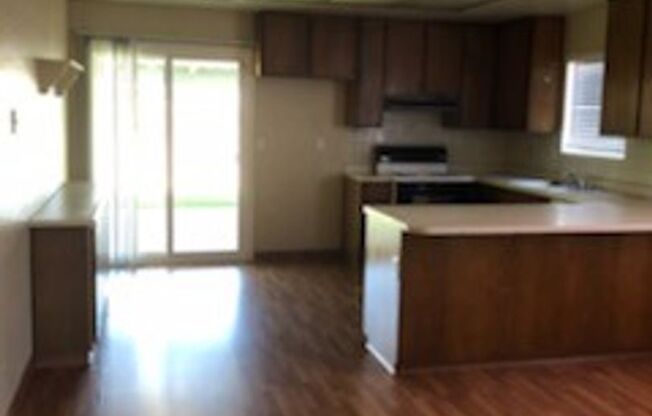 3 beds, 2 baths, $2,300